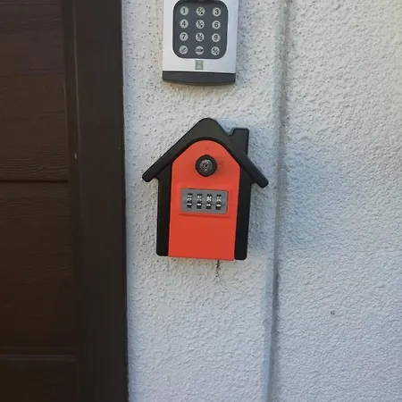 Knusperhaus Mit Garten Solnohrad