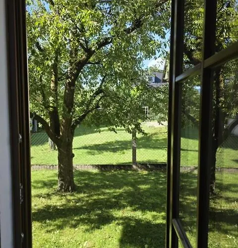 Knusperhaus Mit Garten 度假居