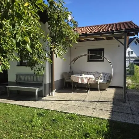 Knusperhaus Mit Garten