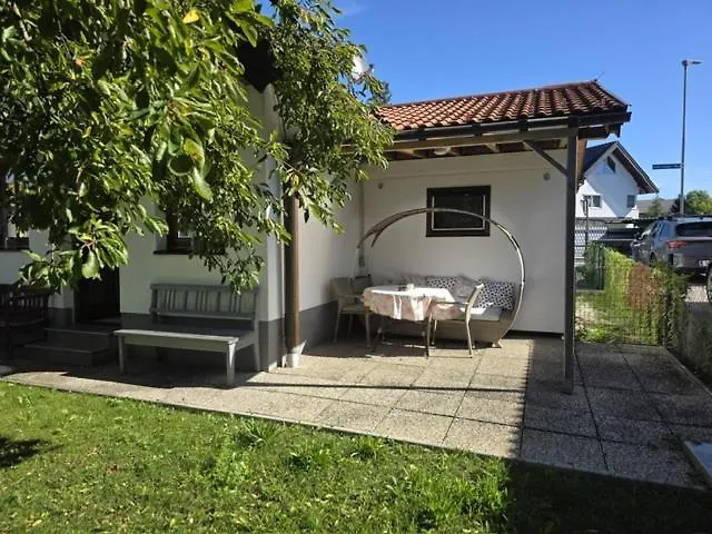 Knusperhaus Mit Garten