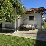 Knusperhaus Mit Garten
