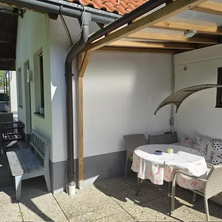 Knusperhaus Mit Garten Ferienhaus